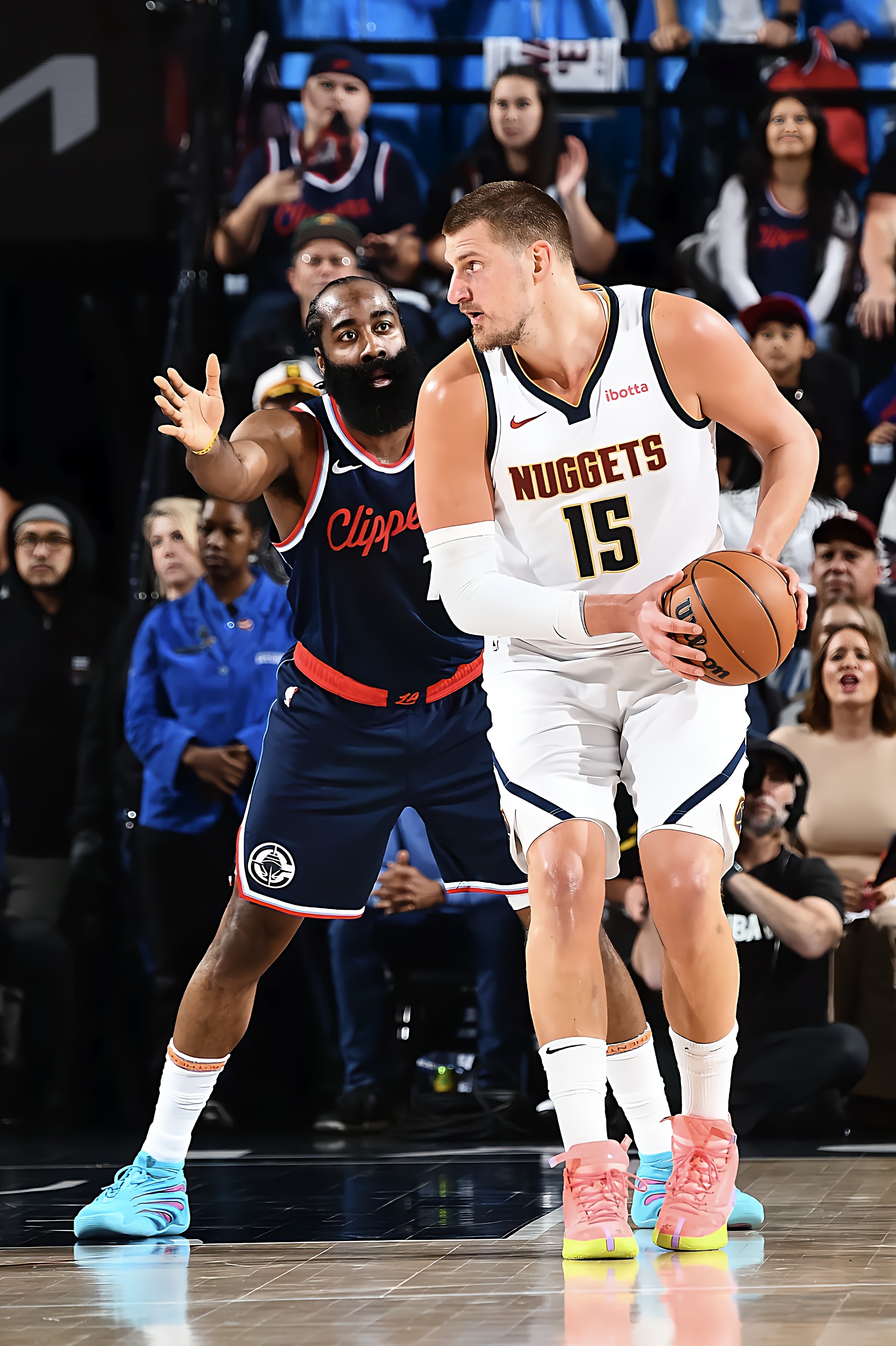 lol注册平台-包含这也行？山东男篮手感冰凉备战NBA季后赛今夜巴黎圣日耳曼豪取连胜，克里夫兰骑士队长鼓劲的词条